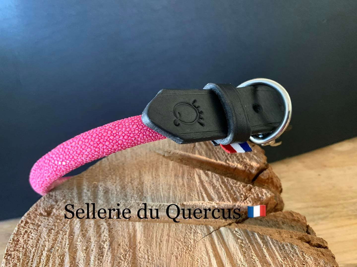 COLLIER CHIEN en galuchat cousu rond