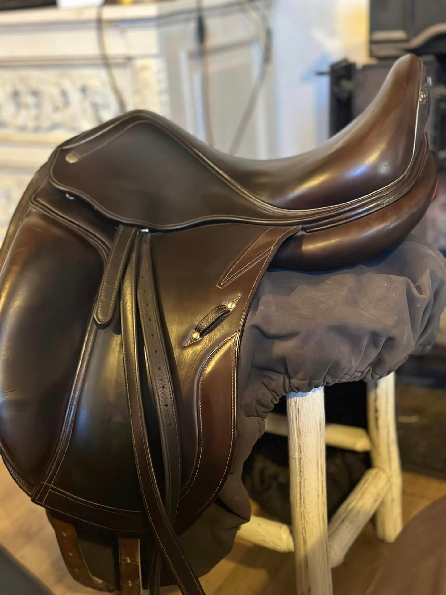 SELLE DRESSAGE MY8 en galuchat marron
