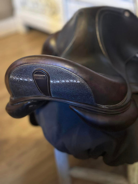 SELLE DRESSAGE MY8 en galuchat marron