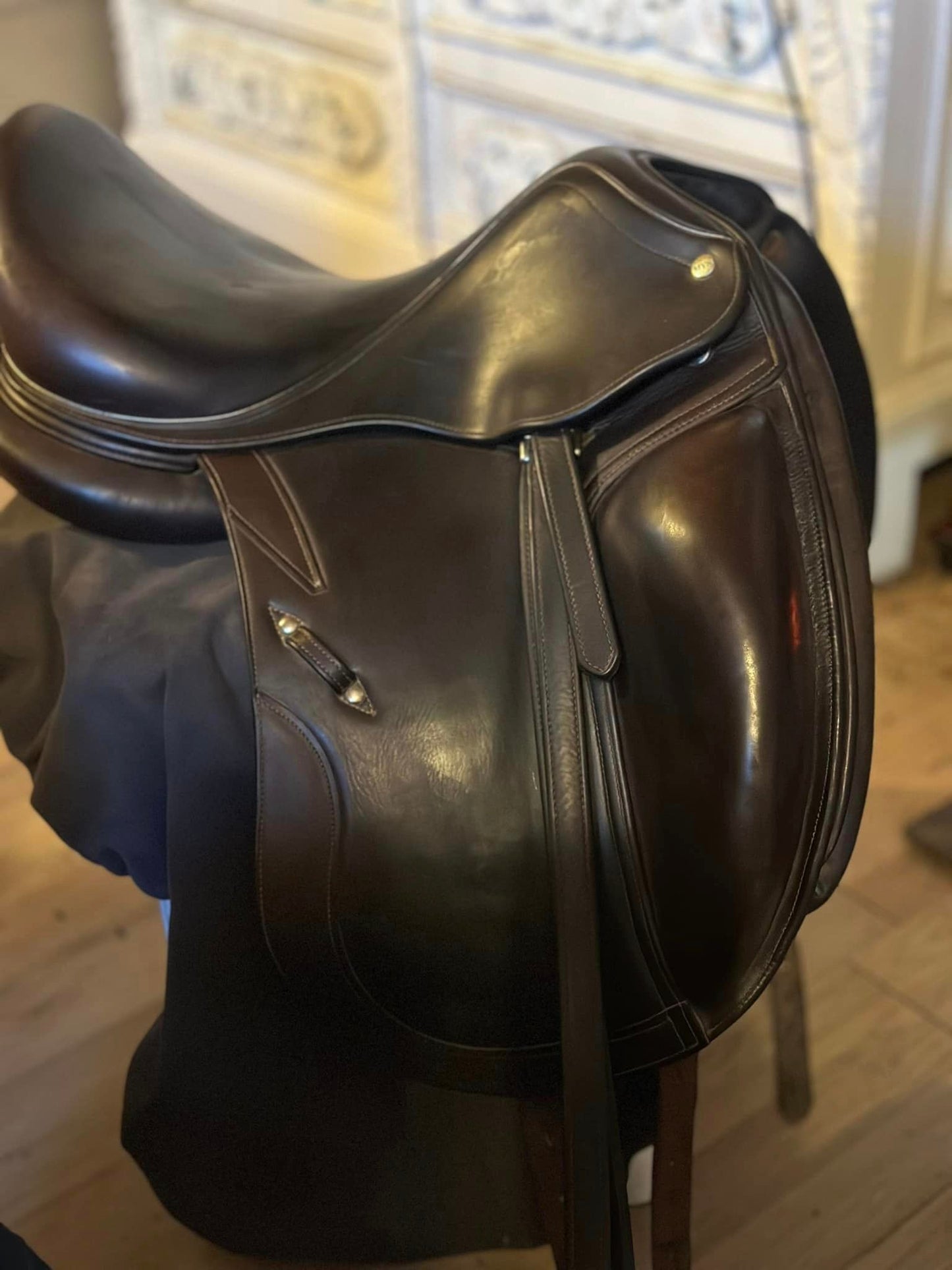 SELLE DRESSAGE MY8 en galuchat marron