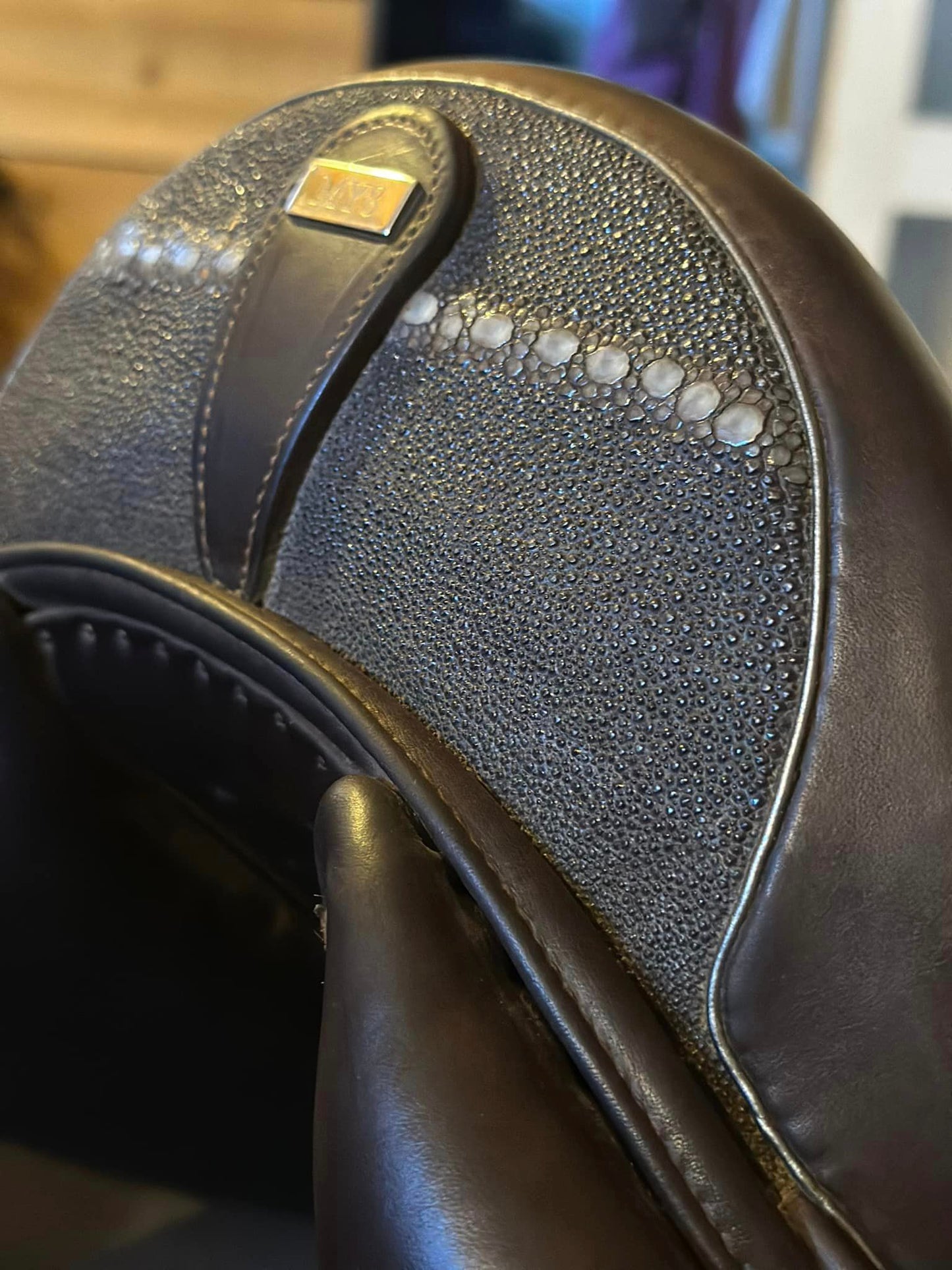 SELLE DRESSAGE MY8 en galuchat marron