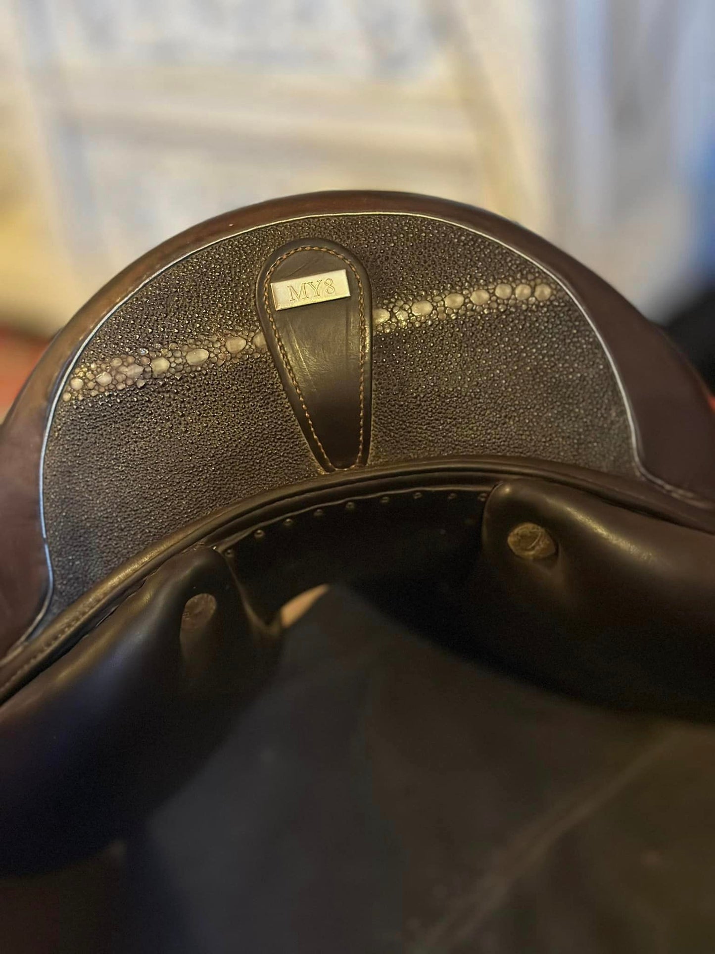 SELLE DRESSAGE MY8 en galuchat marron